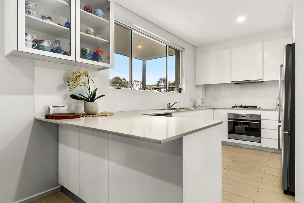 Kirrawee 2ਬੈੱਡਰੂਮ Light-filled living in sought after location