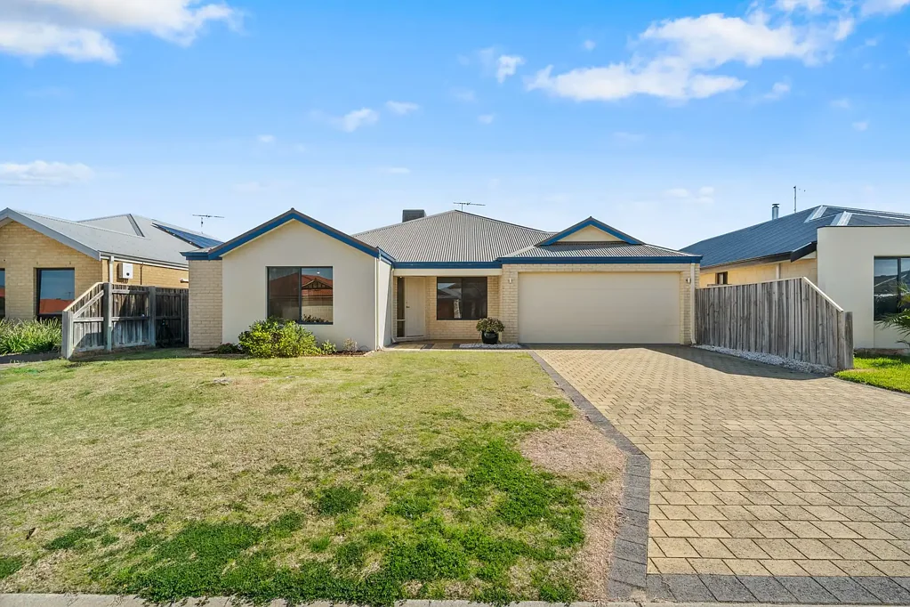 9 Honeymyrtle Grange, Halls Head, WA 6210