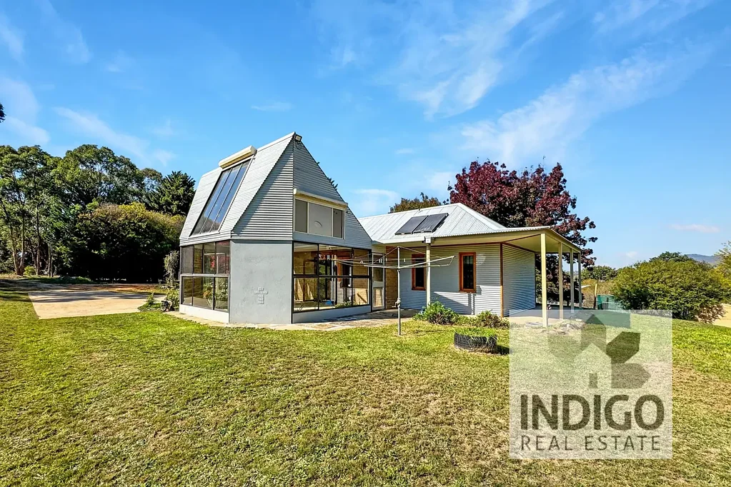 Yackandandah 2Moenga Home & Large Commercial Hub