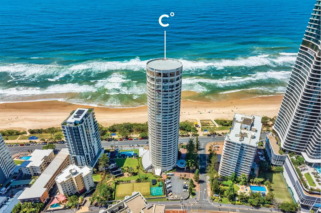 Surfers Paradise 3 Bedroom 144m2 Beachfront 3 Bedroom Unbelievable Value