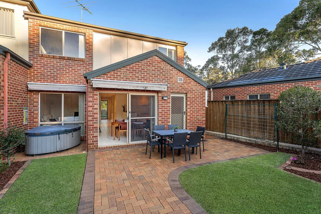 St Ives 4 Slaapkamer Large community titled townhouse, tranquility and serenity in a superb setting