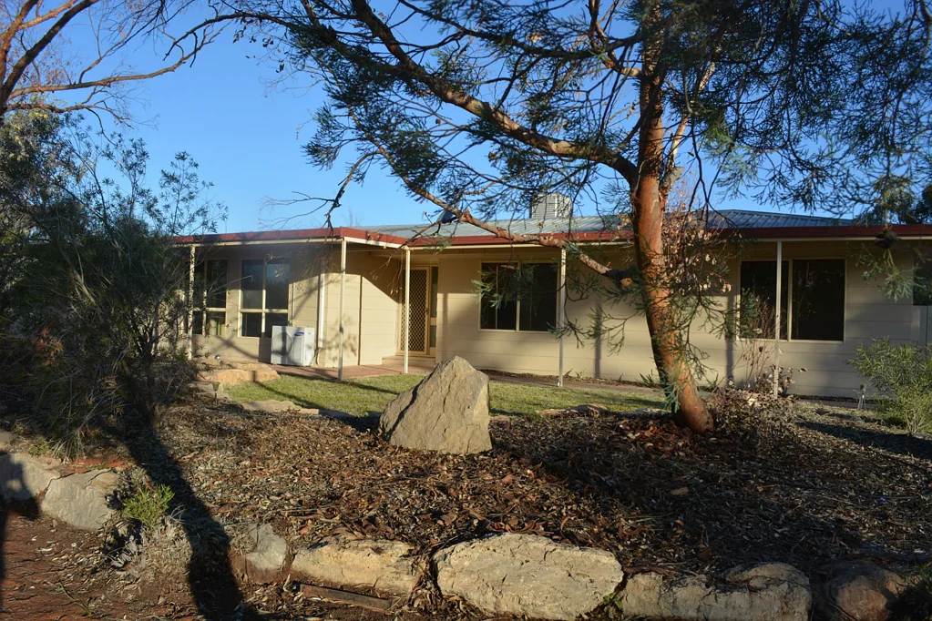 18 Alberrie Street, Roxby Downs, SA 5725