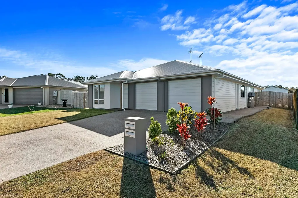 20 Saltair Drive, Eli Waters, QLD 4655