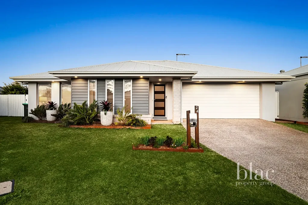 Burpengary East 4房 占地750平方米的宽敞家庭生活空间，带侧面通道和宽敞户外娱乐区 Spacious Family Living on 750m² with Side Access & Expansive Outdoor Entertaining