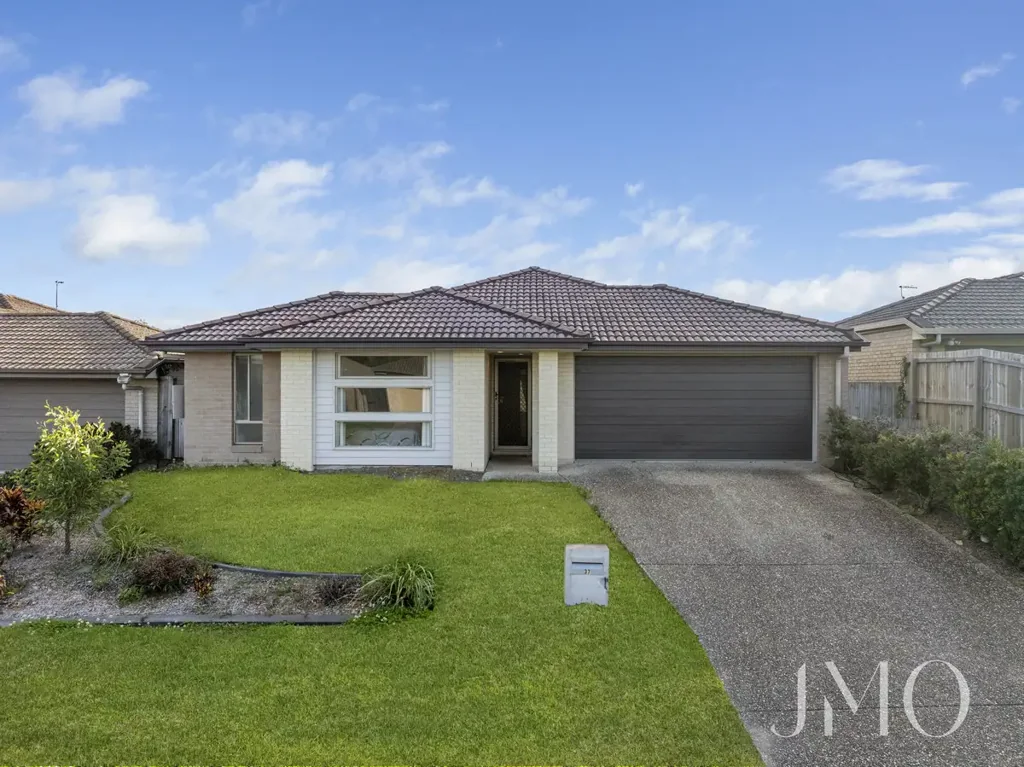 Ormeau 5બેડરૂમ Spacious 5-Bedroom Home in Ormeau