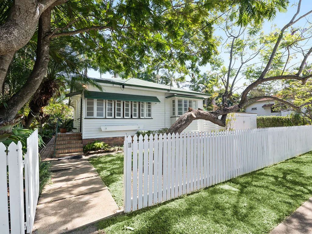 11 Magee Street, Graceville, QLD 4075