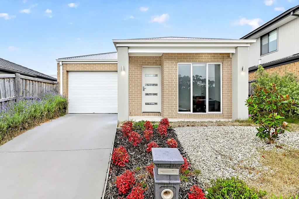 Beaconsfield 3 Bedroom Modern Family Living in a Sought-After Beaconsfield Location!!