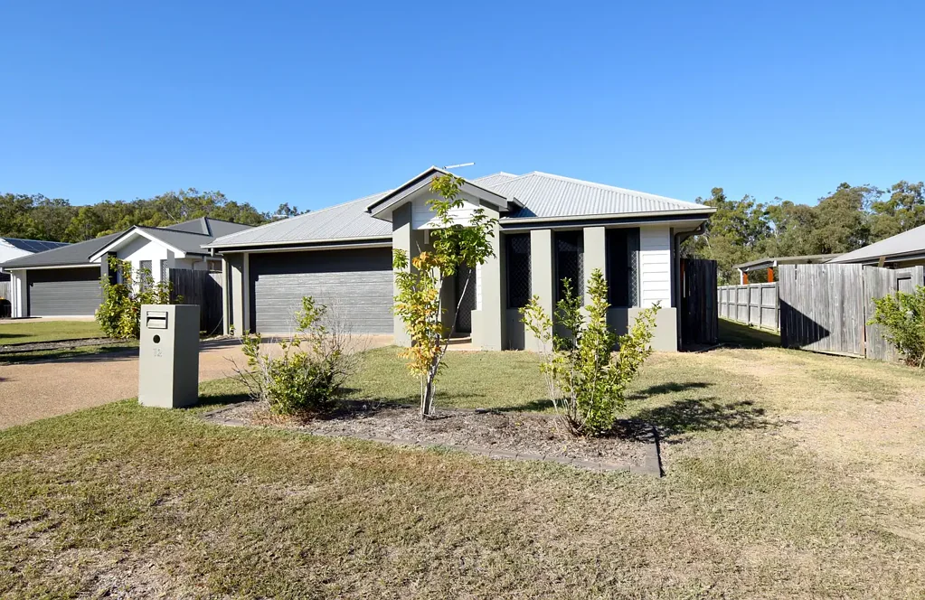 4 BEDROOM MODERN LOWSET WITH 6 X 4.5M SHED & SIDE ACCESS!