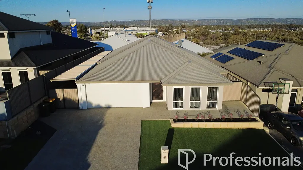 16 Halcyon Crescent, Aveley, WA 6069