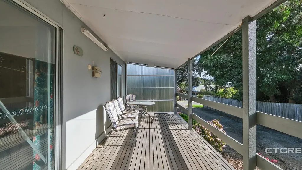 Marlo 2 Bedroom Walk to the water!