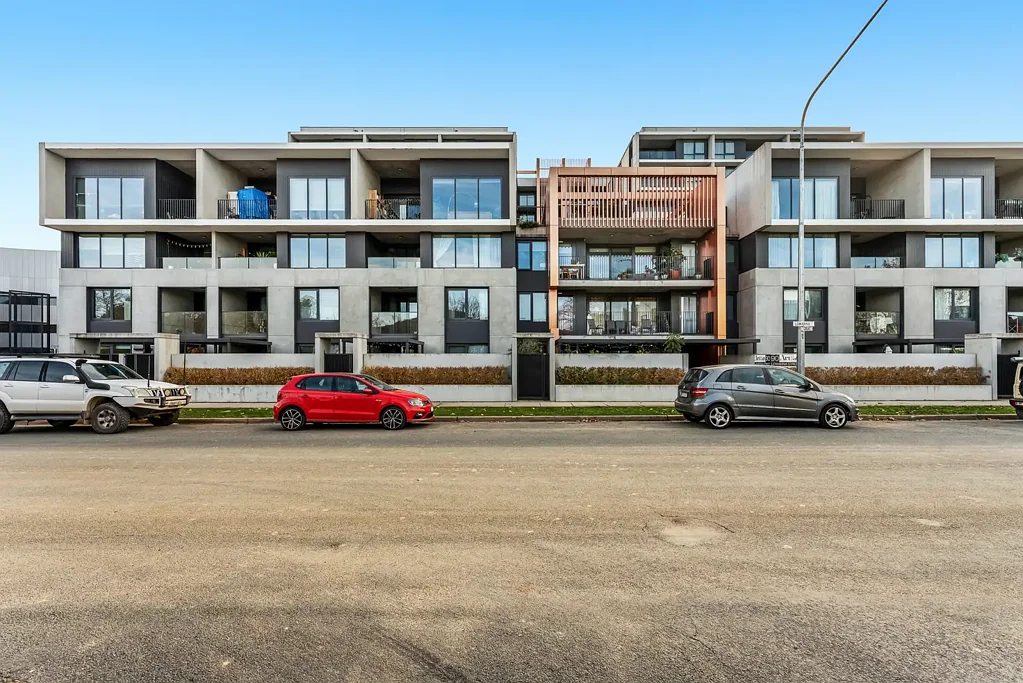 Large Two Bedrooms in the Heart of Braddon. Close to Everything!