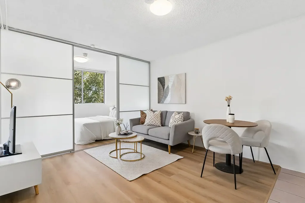 Surry Hills 1 Bedroom Stylish city-fringe living with leafy outlooks