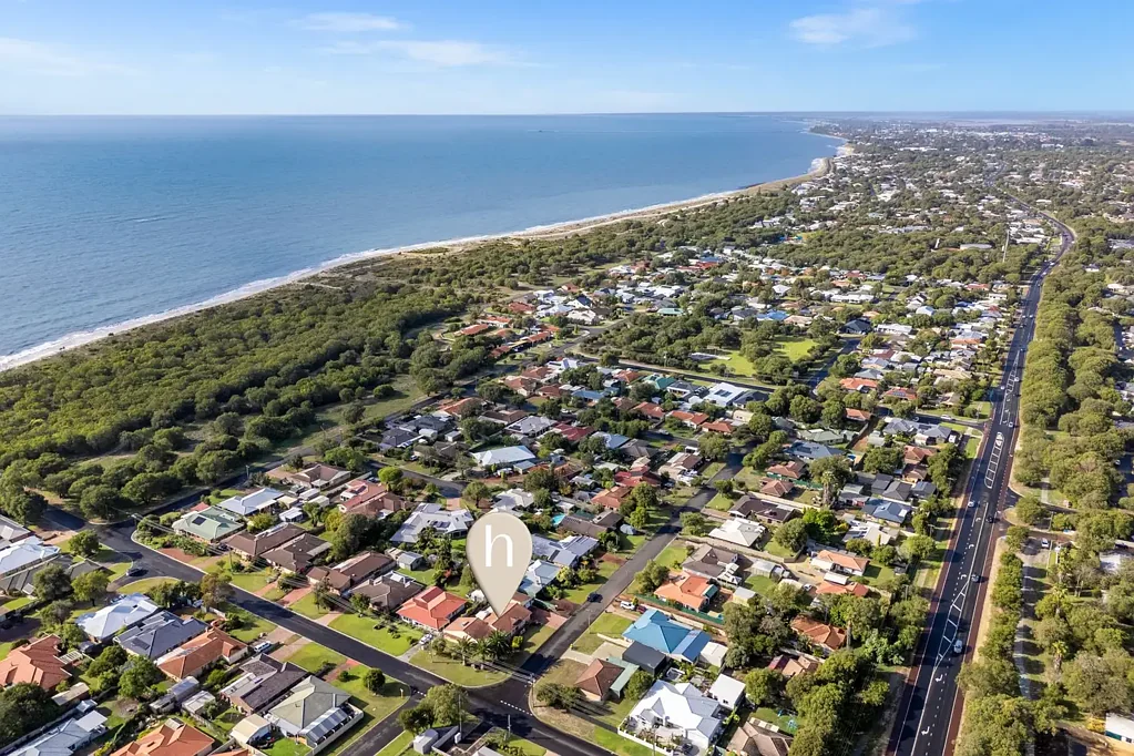 Broadwater 4Moenga COASTAL VIBES