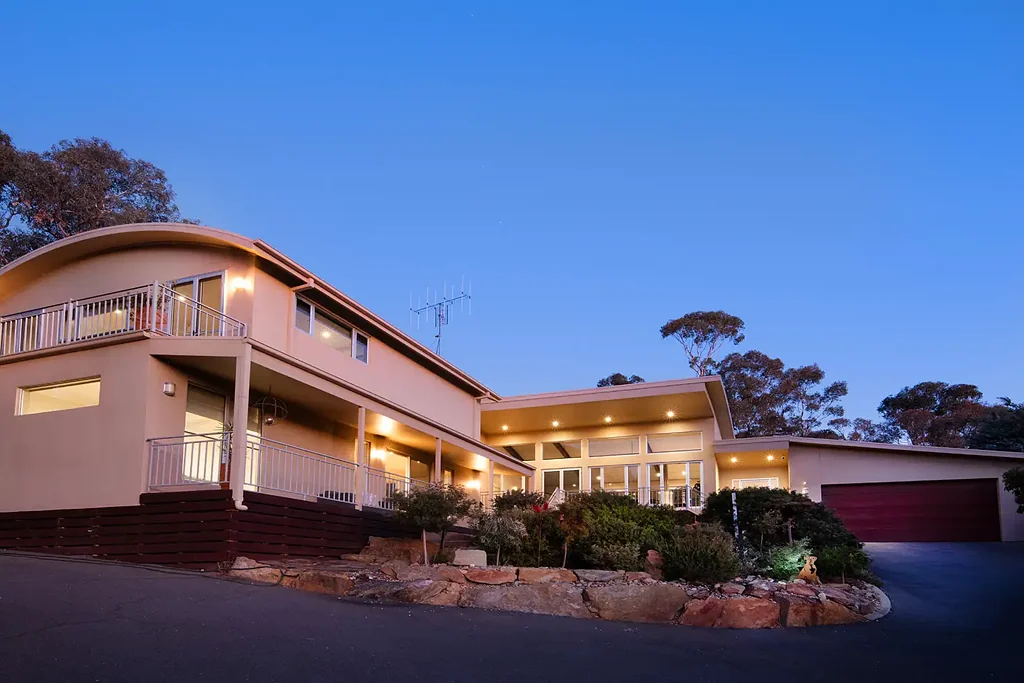 16 Lyndale Court, Flora Hill, VIC 3550