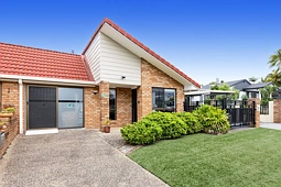 2/1a Forest Court, Aroona