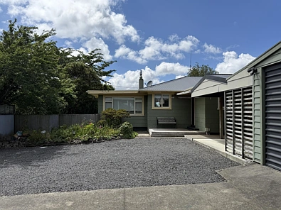 Spacious, Outdoor-Friendly Home in Waihi