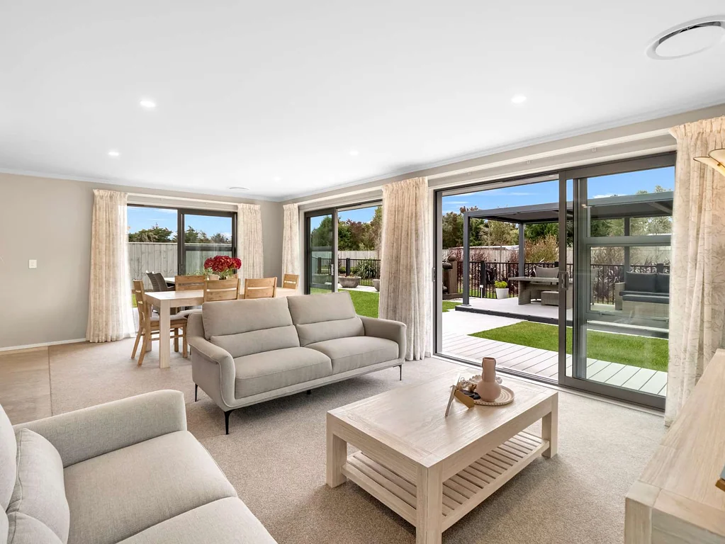 Amberley 3Moenga Live A Life Of Luxury!