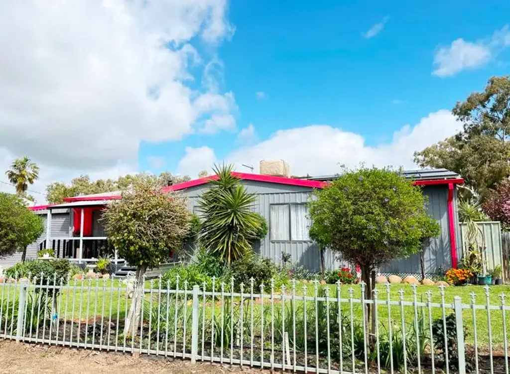 Moora 4 Slaapkamer 4 BEDROOM HOME with Great gardens