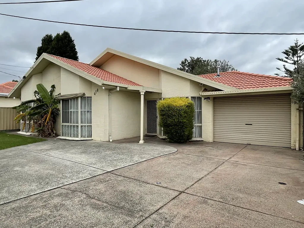 Charming 3-Bedroom Home in Prime Location - Steps from Lalor Train Station