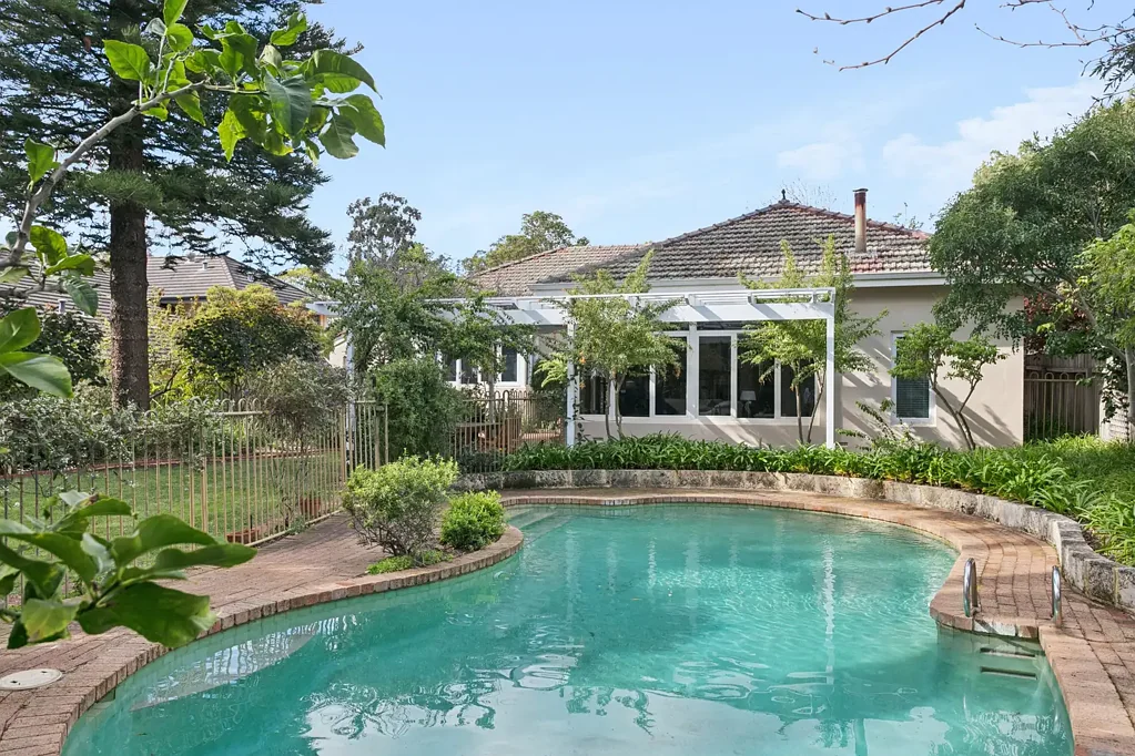 Nedlands 4房  Art Deco Charm, Family Space & Established Gardens