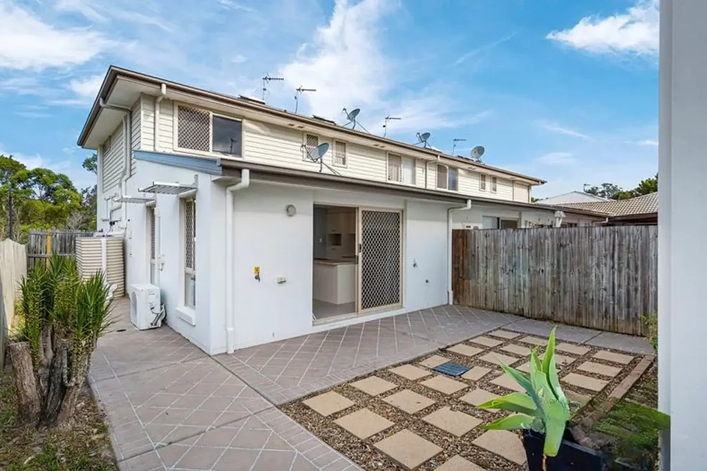 Coomera 3房  Great First Home - Renovated Townhouse