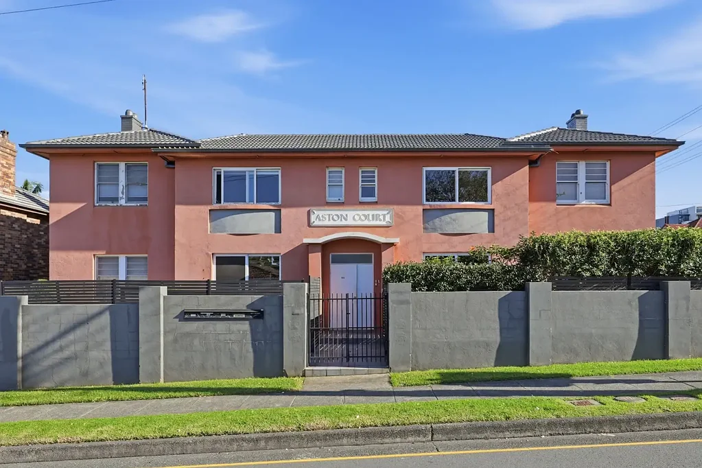 Fully Furnished Coastal Apartment in the Heart of North Wollongong!