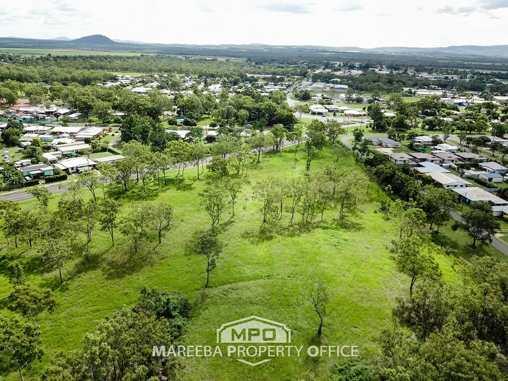 Mareeba  INVEST... DEVELOP... OCCUPY