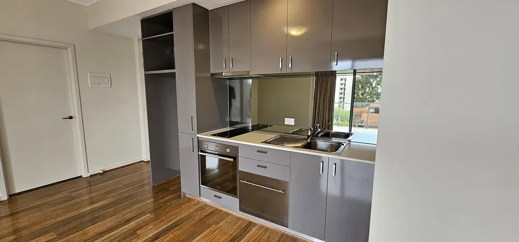 All Class - Stunning Studio Apartment *Open Mon 22nd June 4pm to 4.20pm*