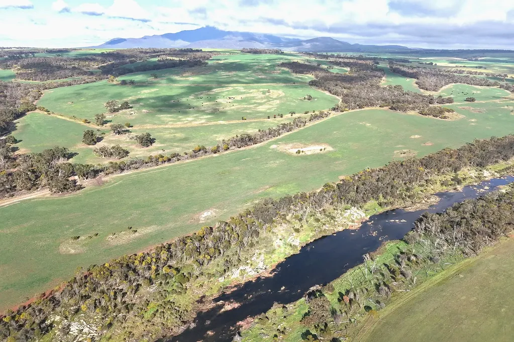 Gnowellen  'Red Oak' - Productive Grazing Country in a Stunning Stirling Range Setting