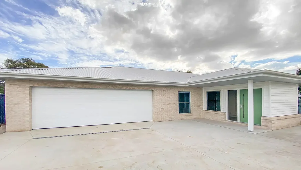 Brand New Low-Maintenance Living Close to the CBD