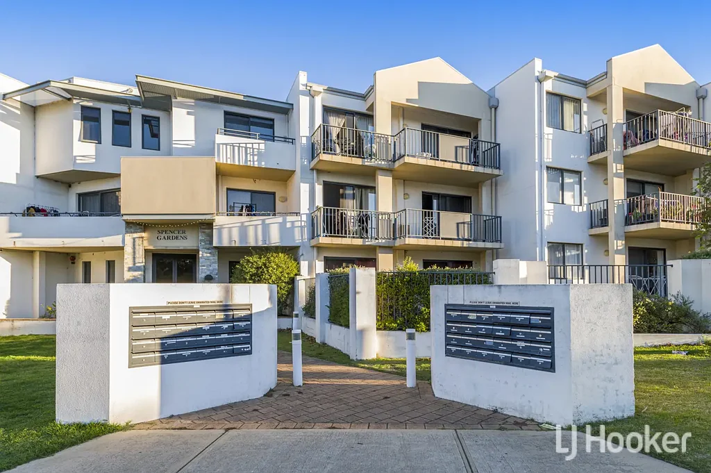 Thornlie 2침실 Maintenance-Free Living in a Convenient Gated Complex