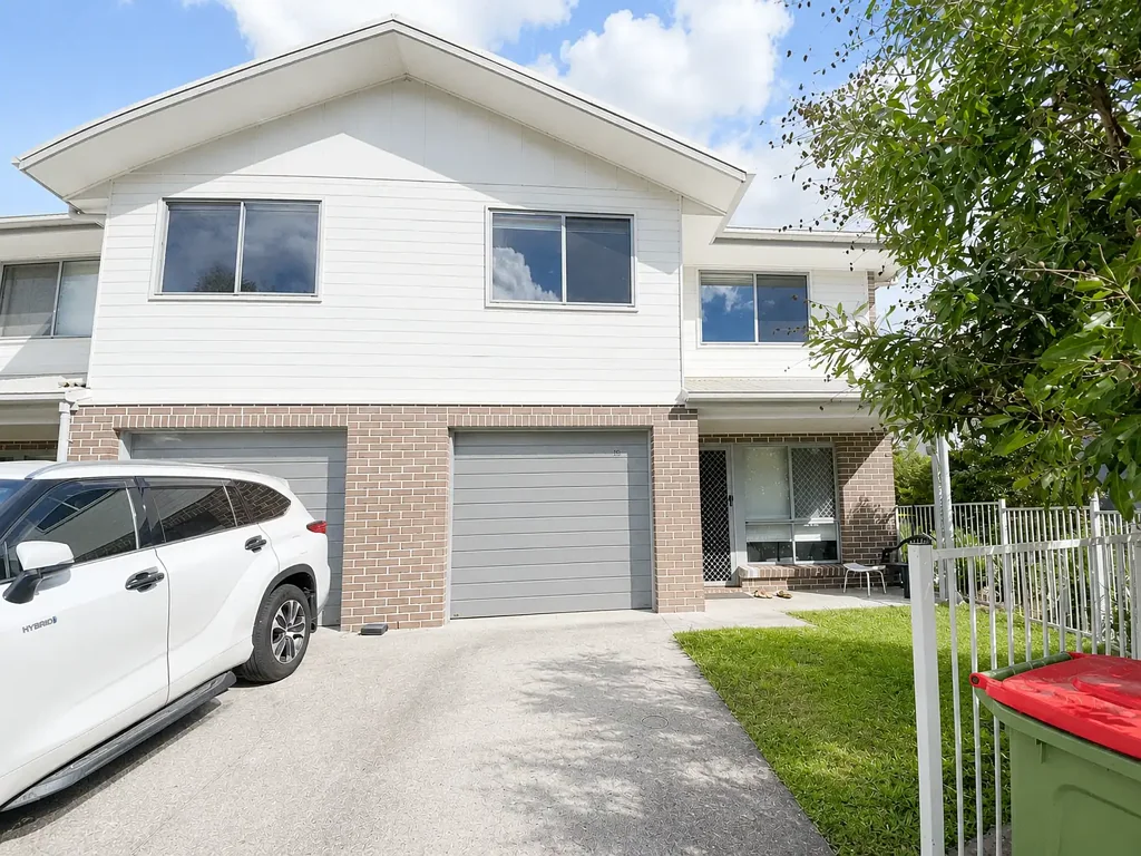 Modern Family Living in the Heart of Marsden