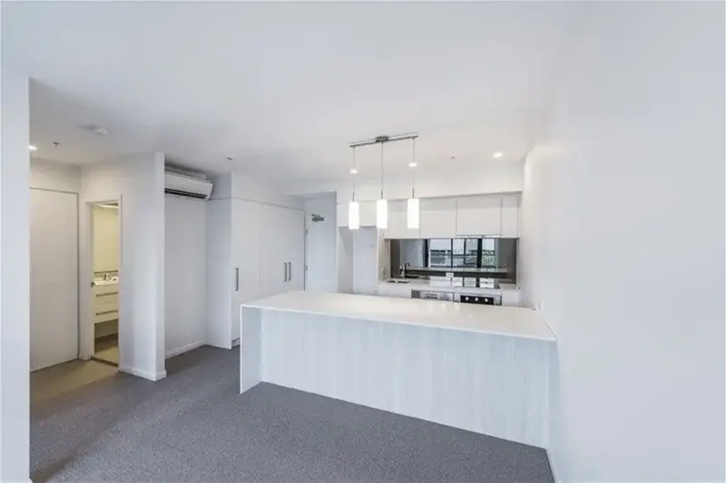 30202/300 Old Cleveland Road, Coorparoo, QLD 4151