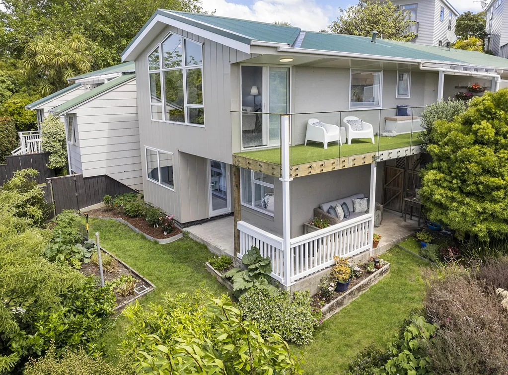 Birkenhead 2 Slaapkamer Sweeping Views, Privacy, End Position & Own Land