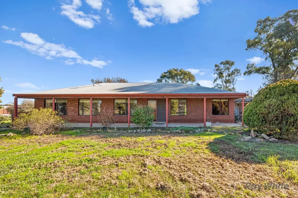 4 Park Street, Goorambat, VIC 3725