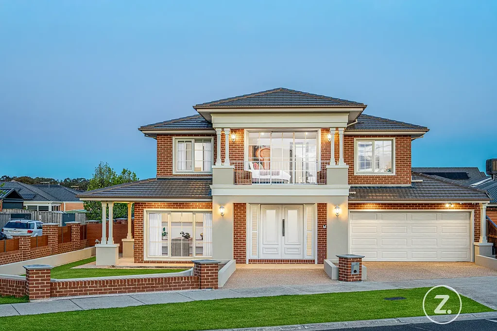 Berwick 5침실 A Masterpiece of Modern Luxury on 688sqm – Grand Family Living with Heated Pool Near Eden Rise