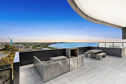 801/18 Malone Street, Geelong