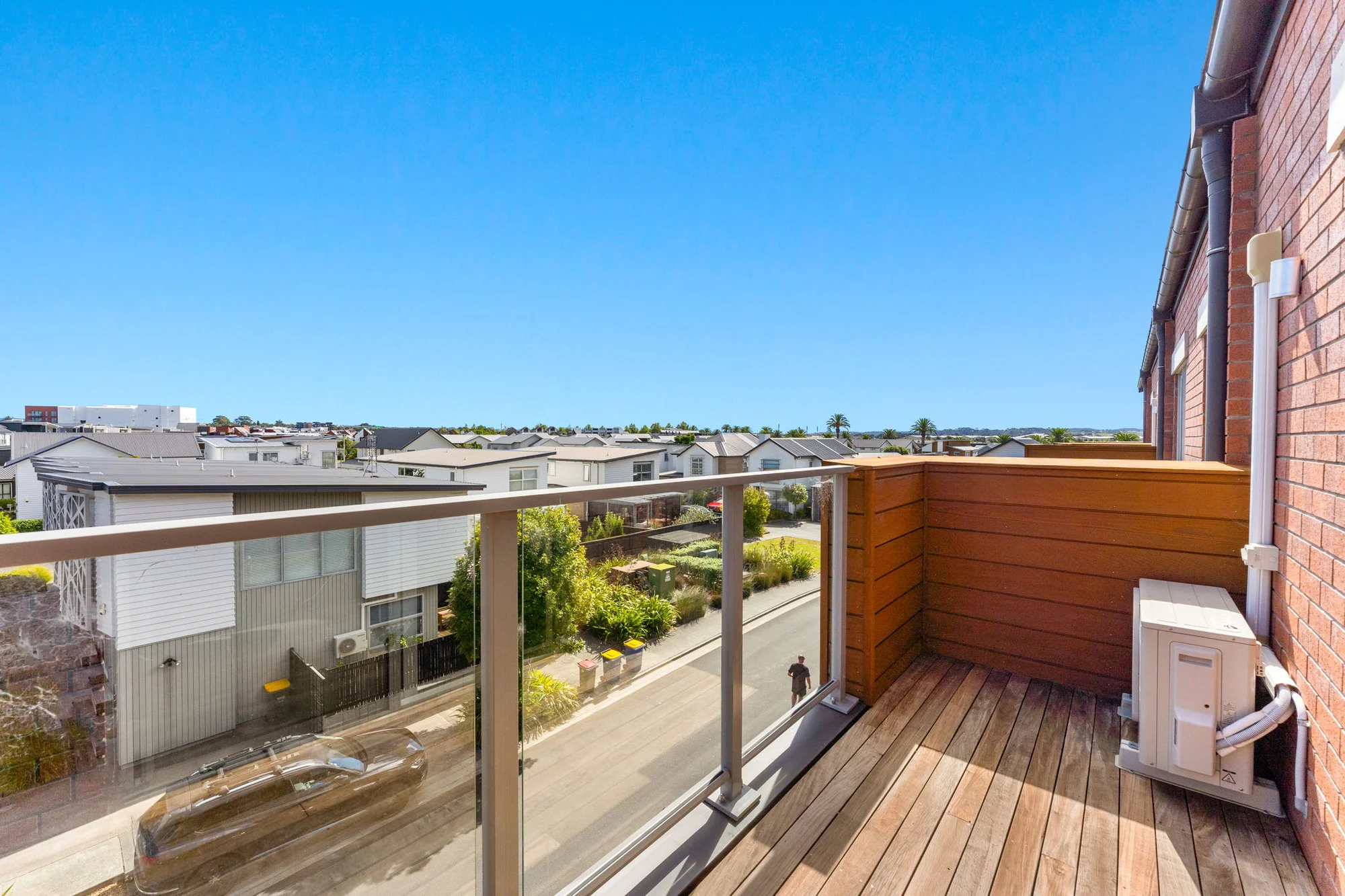 Hobsonville 2房 Final weekend open homes - Affordable and Secure