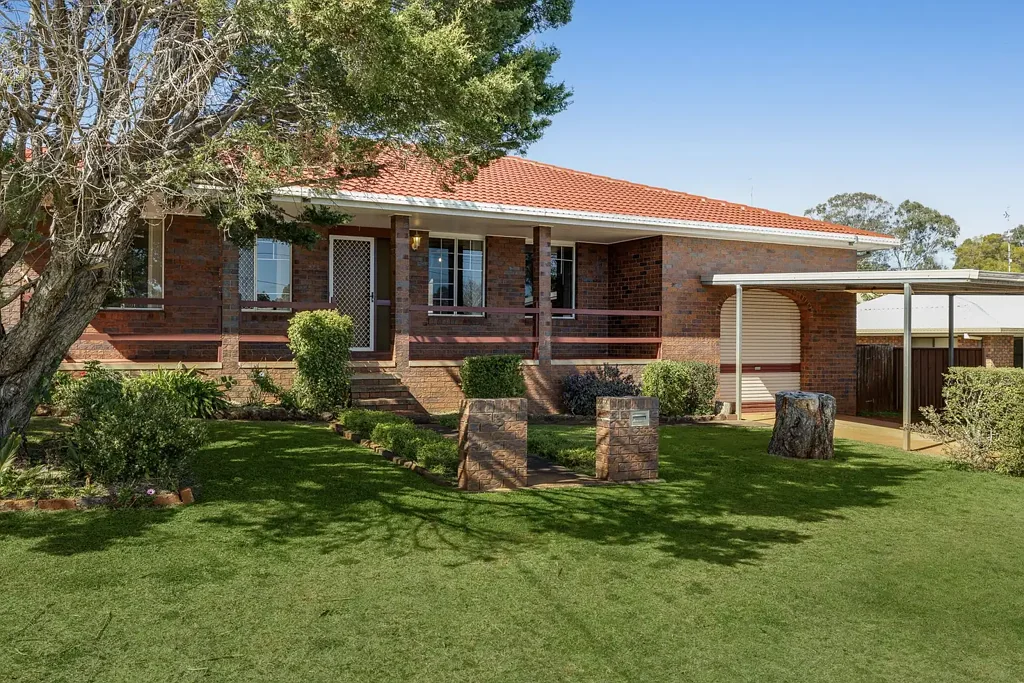 Kearneys Spring 4Kwarto GREAT POTENTIAL IN A SOUGHT-AFTER FAMILY SETTING