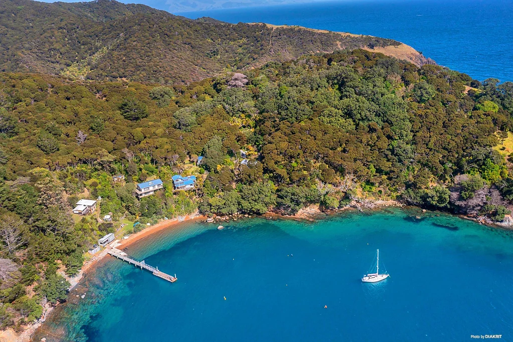 Great Barrier Island 6房  Waterfront Paradise on Great Barrier Island – ...