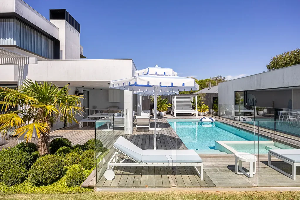 Portsea 5 Bedroom Portsea Oasis Embodies Modern Luxury on a Large Scale