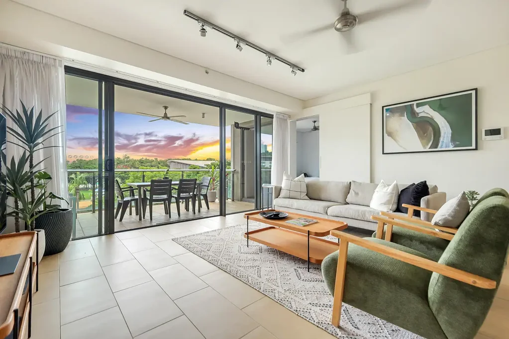Darwin City 1Zimmer Premium location at Darwin Waterfront Precinct! Ex-short term lease opportunity with estimated gross return over 11% - Invest, live in or do both!