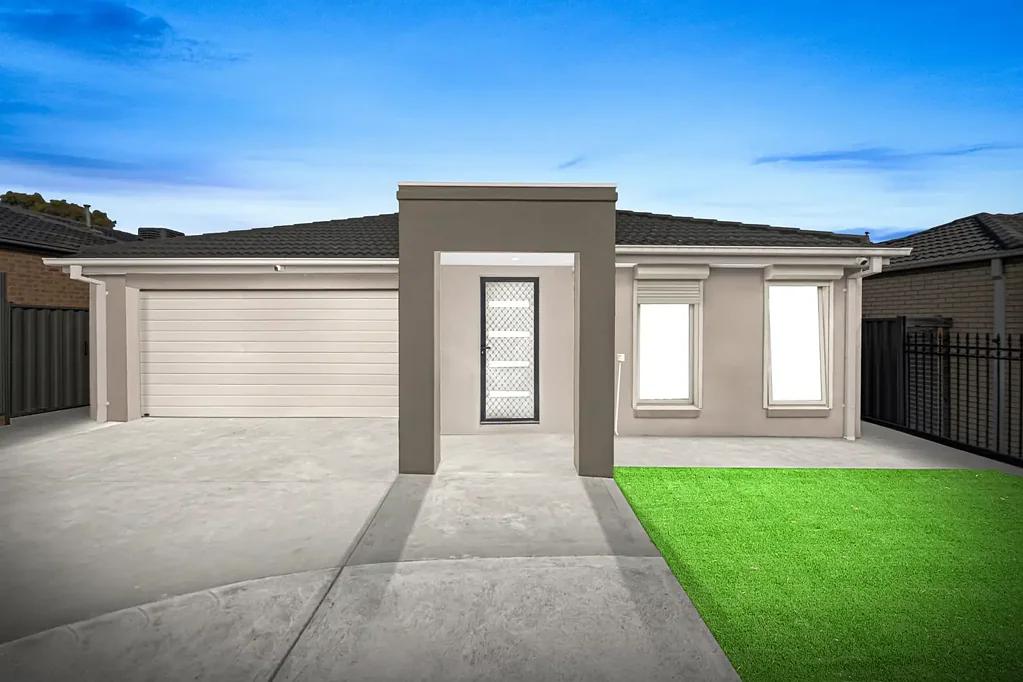 Manor Lakes 3 Slaapkamer Family Home In A Great Location !! Brand New Flooring !! Fully Fenced !! Automatic Gates !!