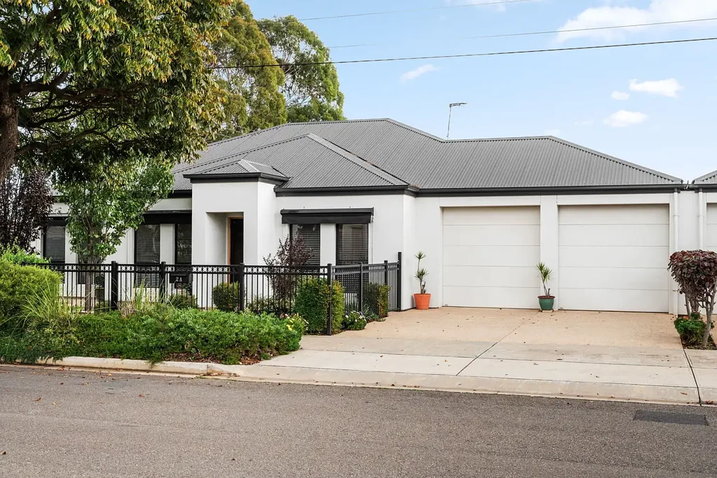 Warradale 3Moenga Refined Contemporary Living with Coastal Convenience.
