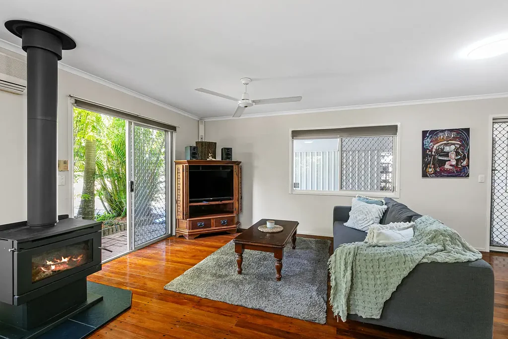 Coes Creek 4ਬੈੱਡਰੂਮ Family-Friendly with Dual Living Potential in the Heart of Coes Creek