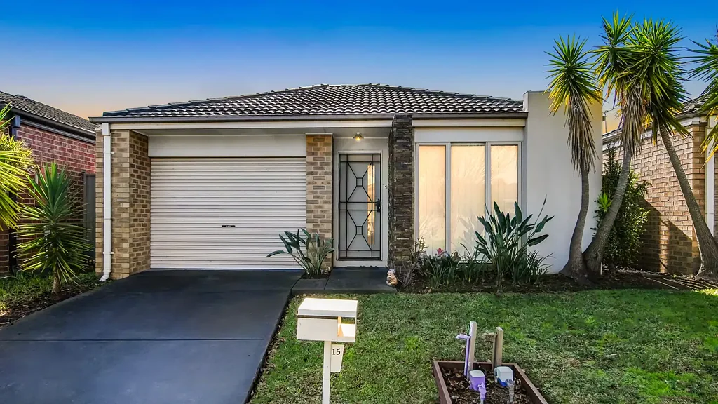 Cranbourne East 3ਬੈੱਡਰੂਮ Light-filled & family friendly in popular Estate