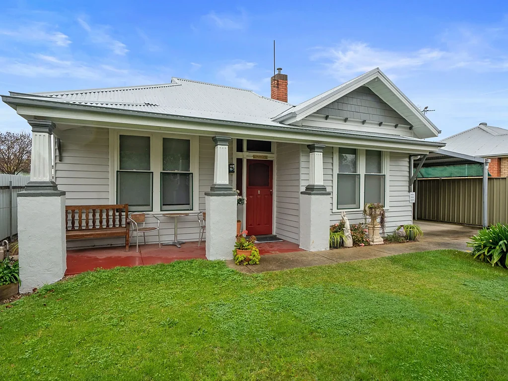 Benalla 3ห้องนอน Stylish Character Home in Central Location (Rental Estimate $430 - $450 P/W)