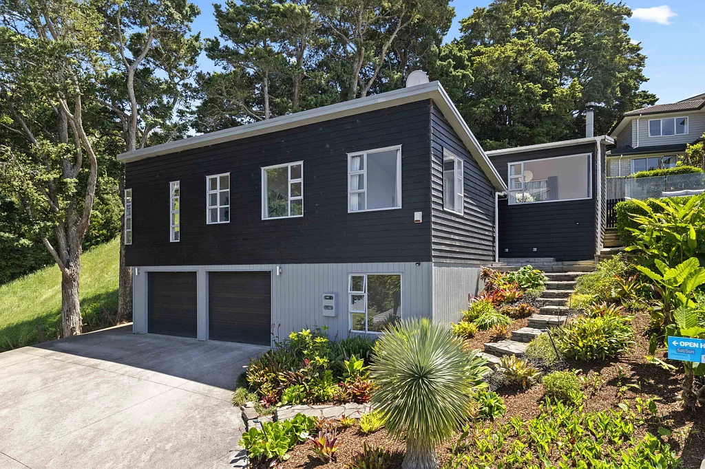 Pukekohe 3Phòng ngủ Unique Home - Views & Location!