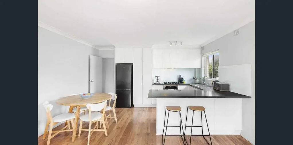Coastal Convenience Meets Relaxed Beachside Living in the Heart of Narrabeen