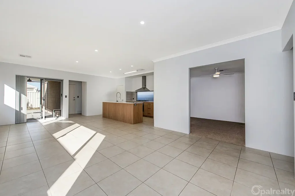 Walking distance to the beach